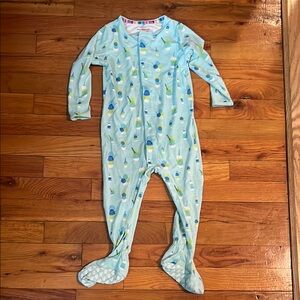 Magnetic Me Blue and White Footies with Built-in Feet